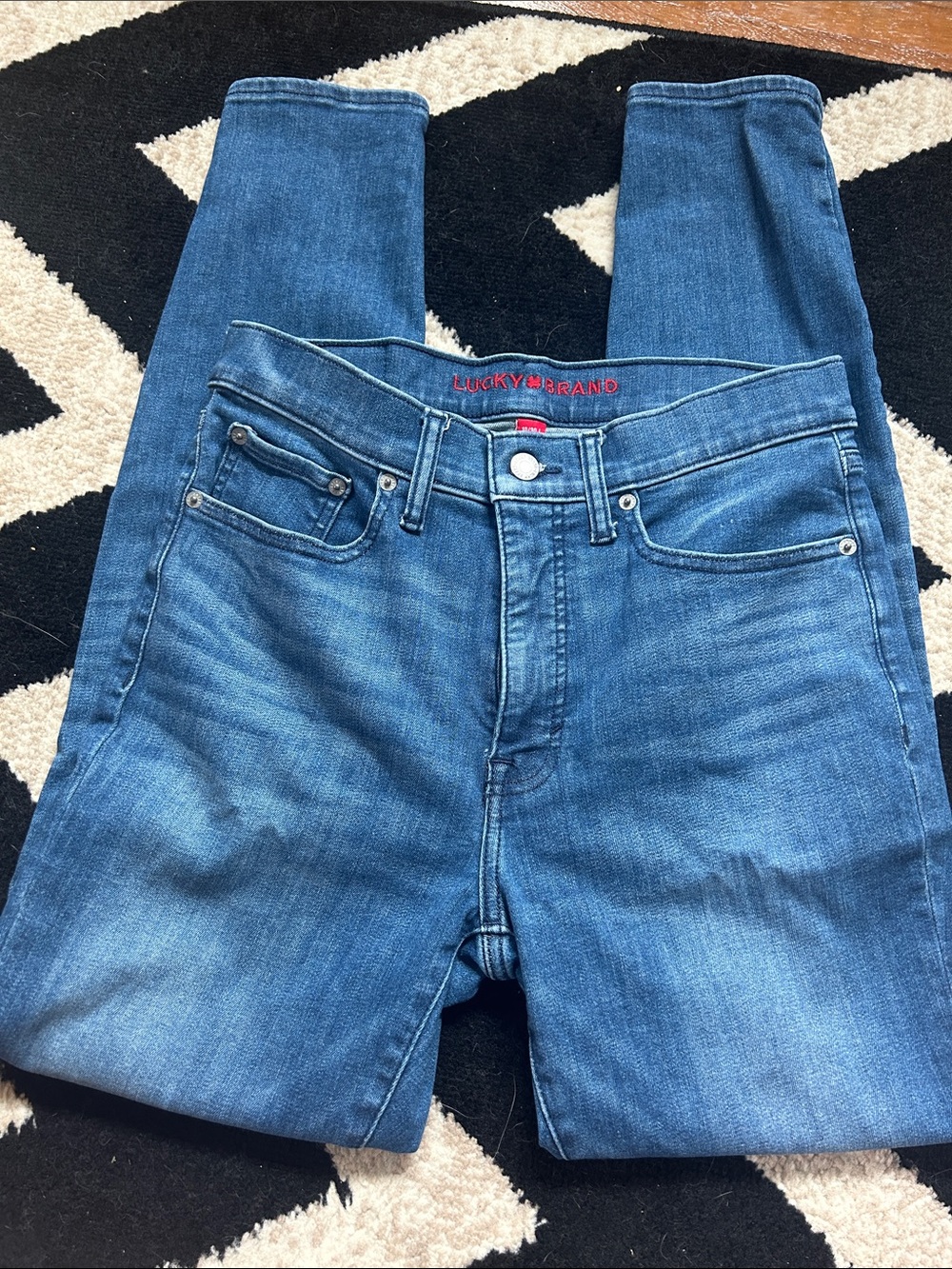 Lucky Brand Women's Light Blue Denim Straight Leg Jeans 10Long (0016)